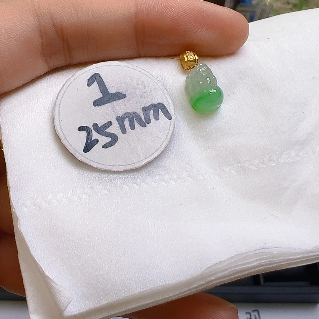 翡翠吊坠(不含链)18K金镶嵌翡翠