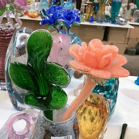 琉璃花瓶高45厘米宽9厘米