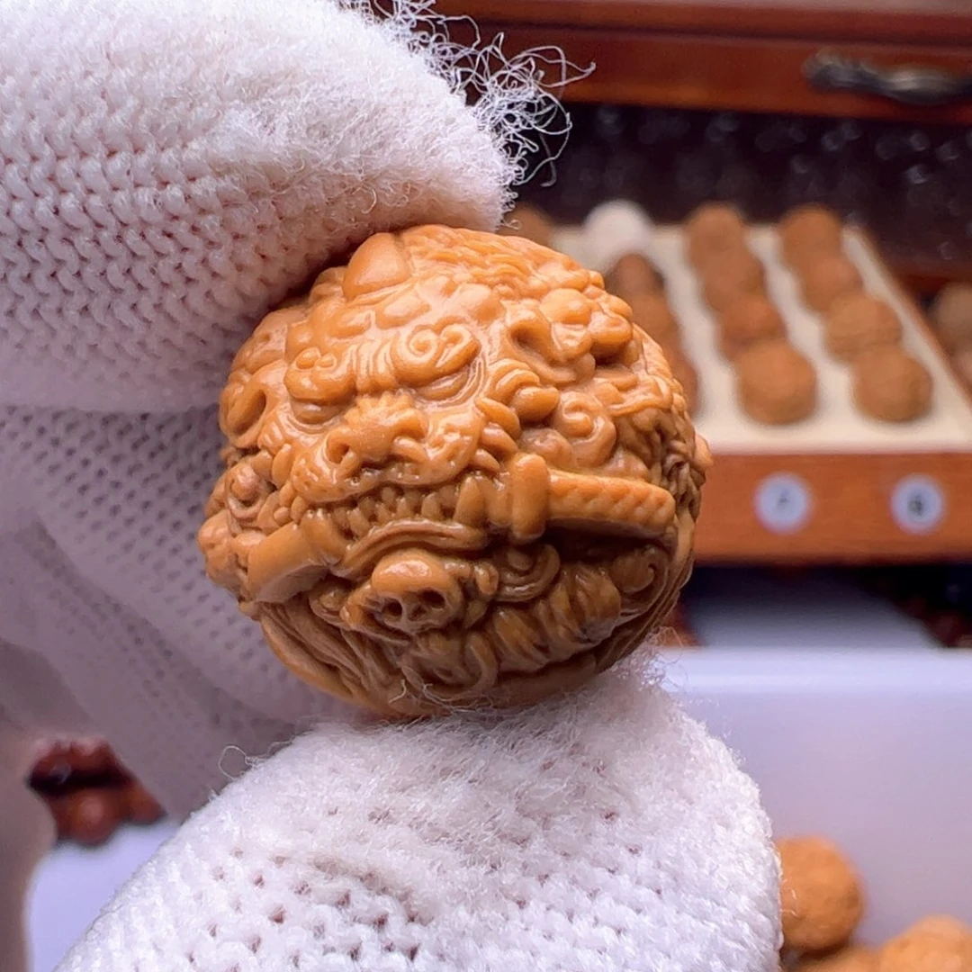 猴头核桃吊坠精工九零元圣18