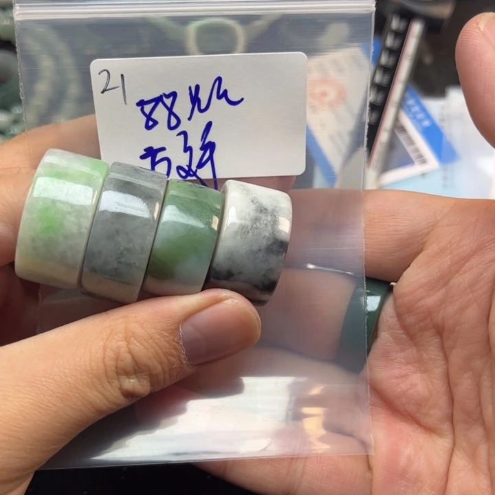 翡翠戒指未镶嵌放*
