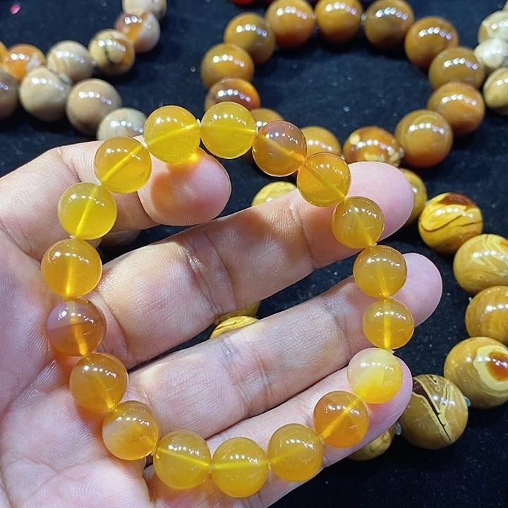 琥珀颈饰未镶嵌落*一