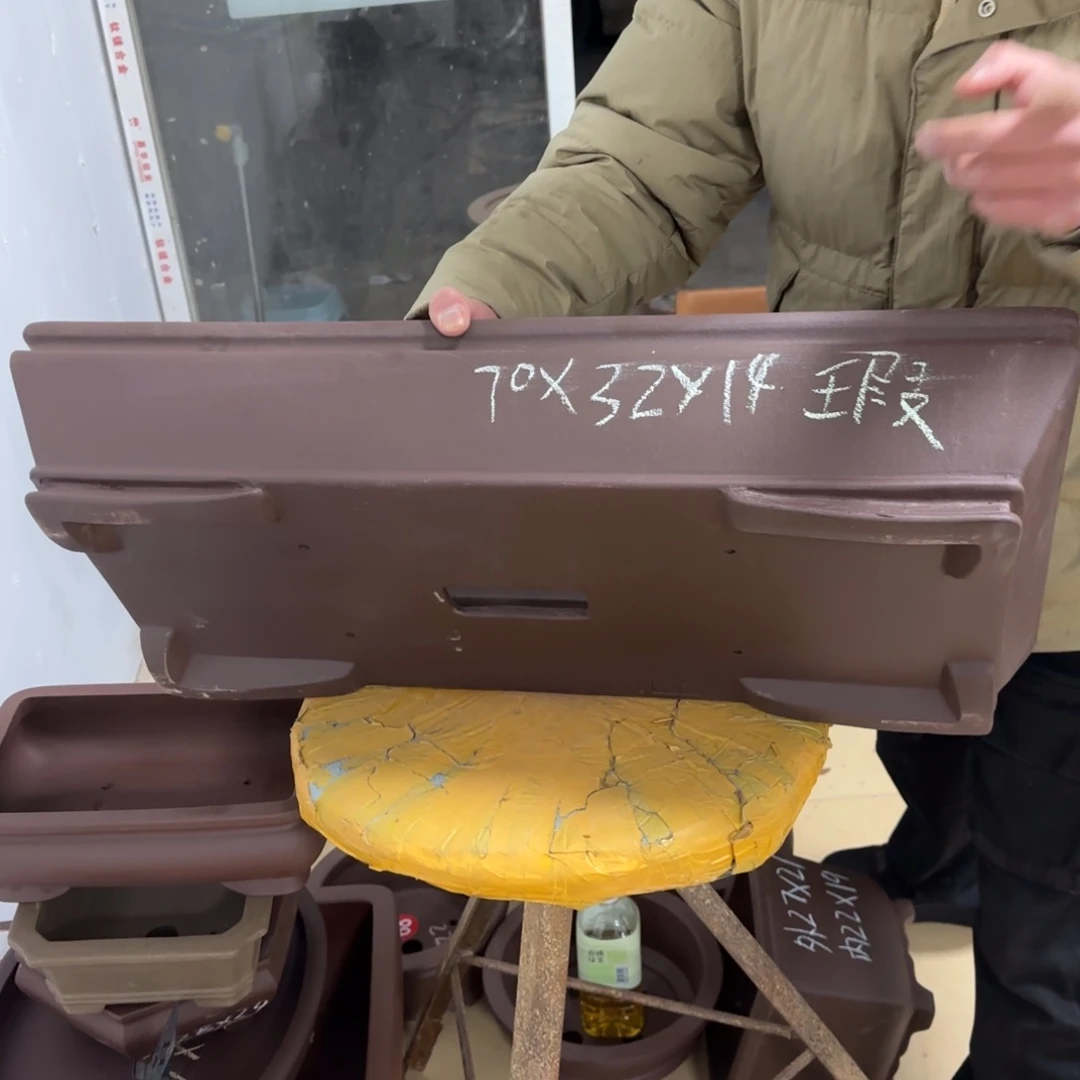 紫砂花盆呜呜呜呜