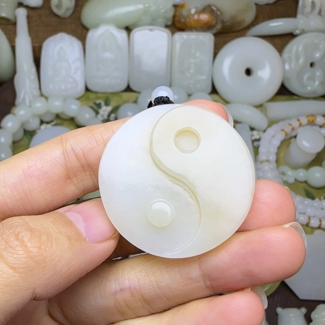 和田玉未镶嵌挂件八卦