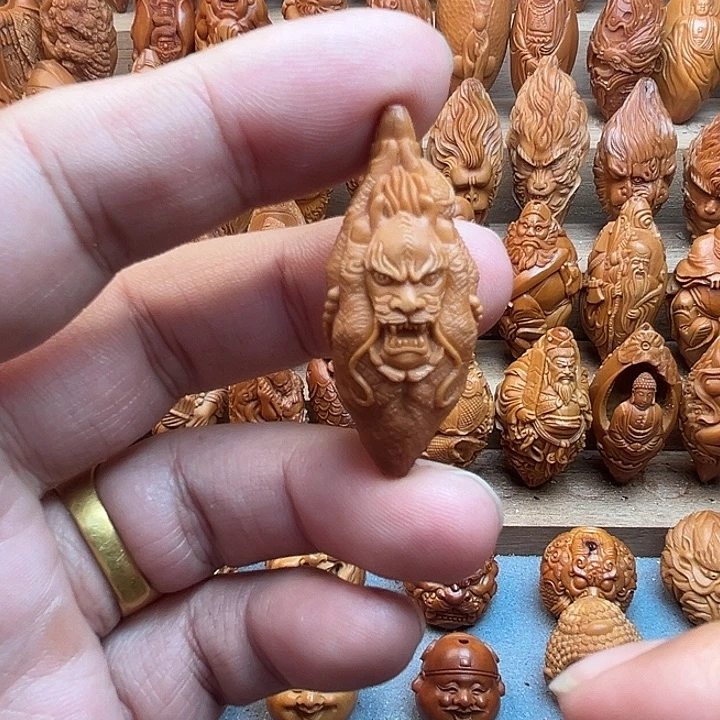 吊坠橄榄核20龙佛手