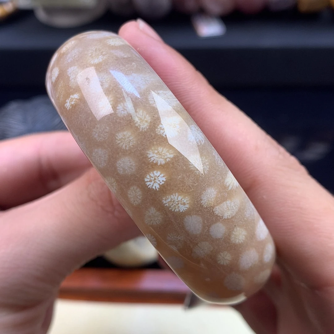 【闪购商品】颈饰未镶嵌硅化珊瑚（珊瑚玉）26号立体皮花花55.9圈