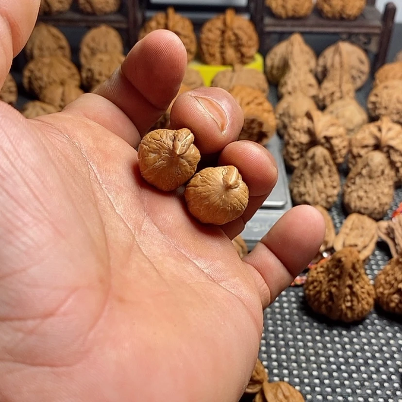 【闪购商品】吊坠文玩核桃半**漏