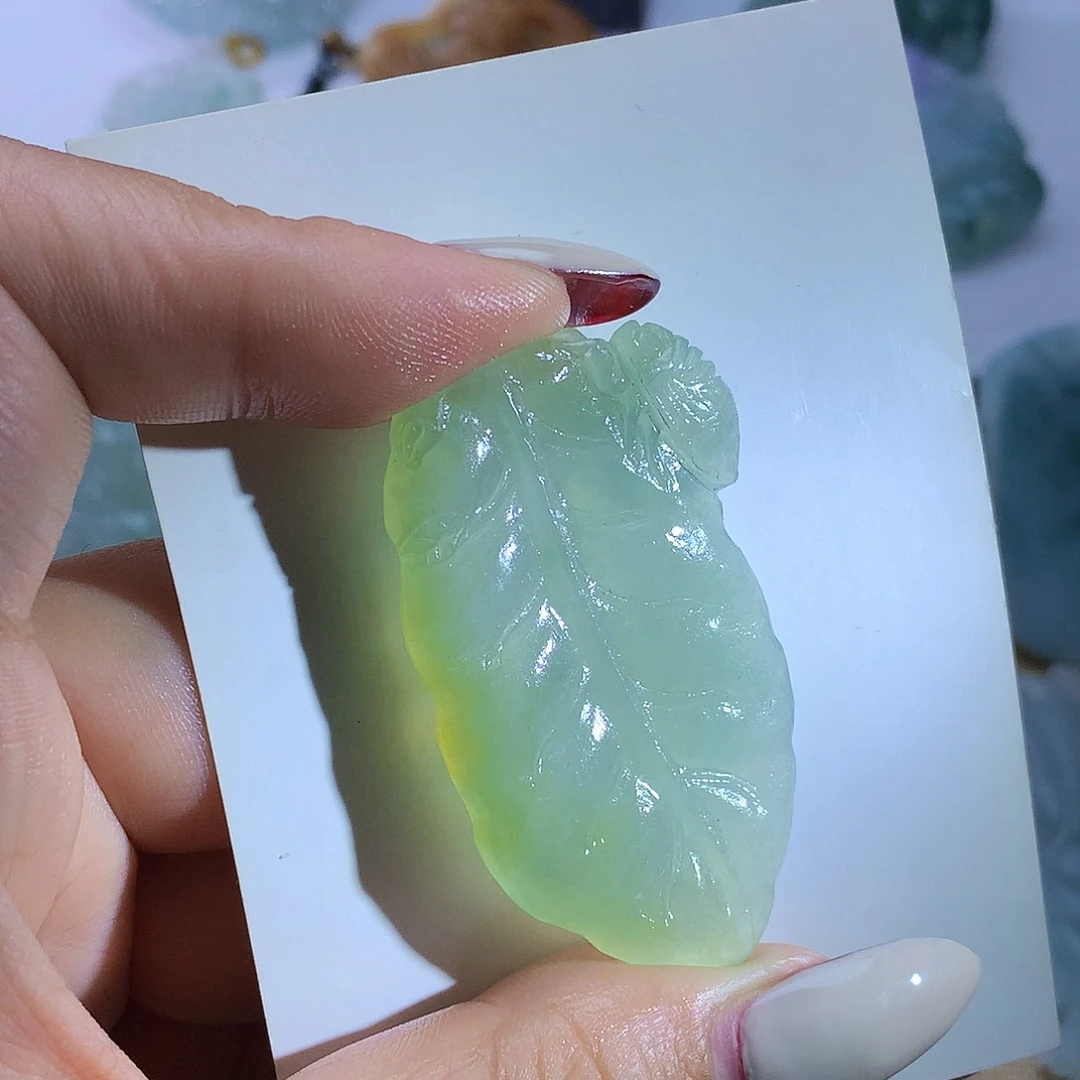 未镶嵌定制翡翠聂