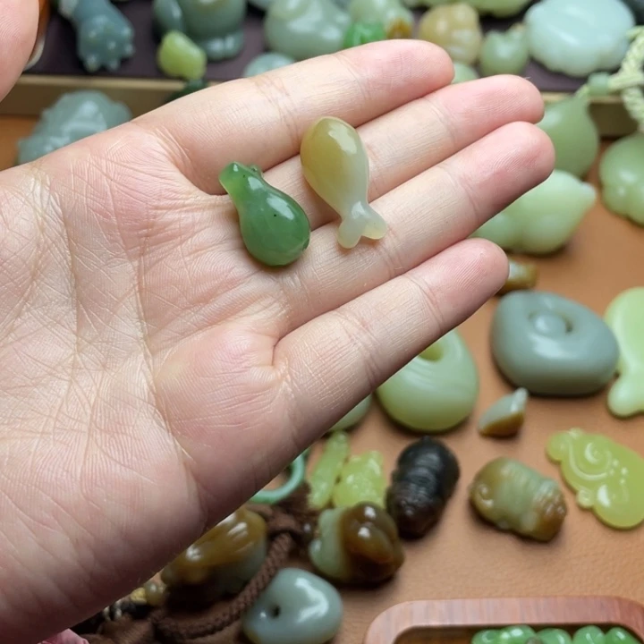 【闪购商品】颈饰未镶嵌和田玉星***眠