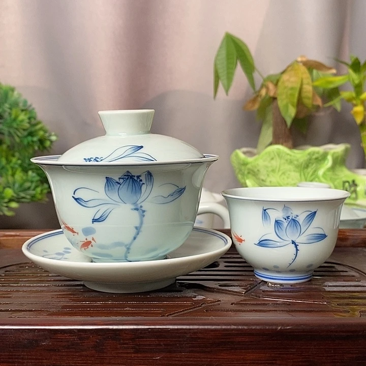 160手绘荷花盖碗送我主人杯