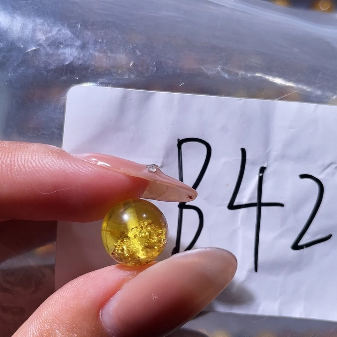 未镶嵌琥珀裸石10.6福利