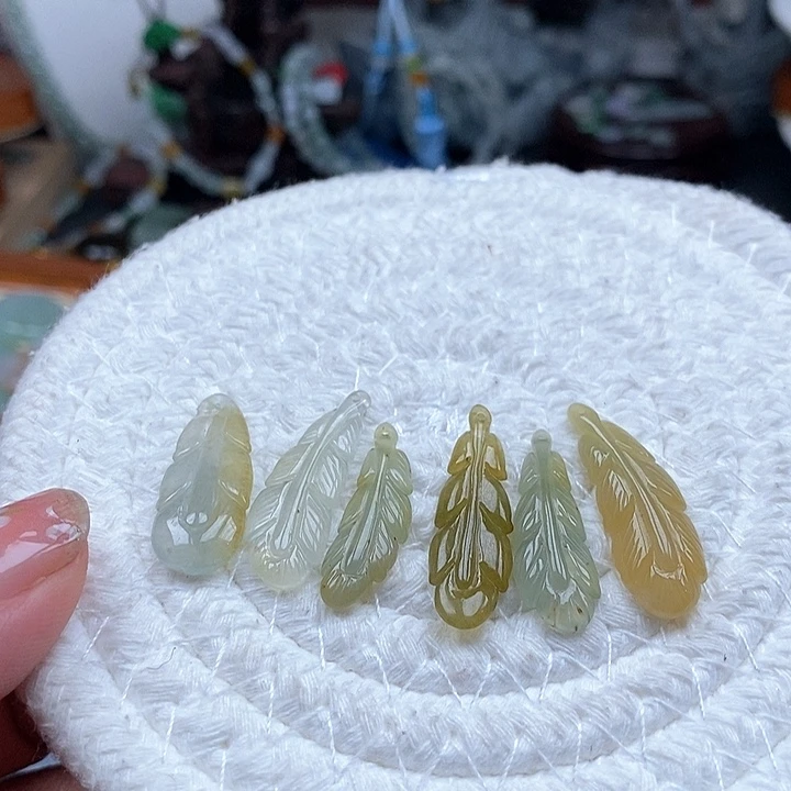 吊坠(不含链)未镶嵌翡翠一个80