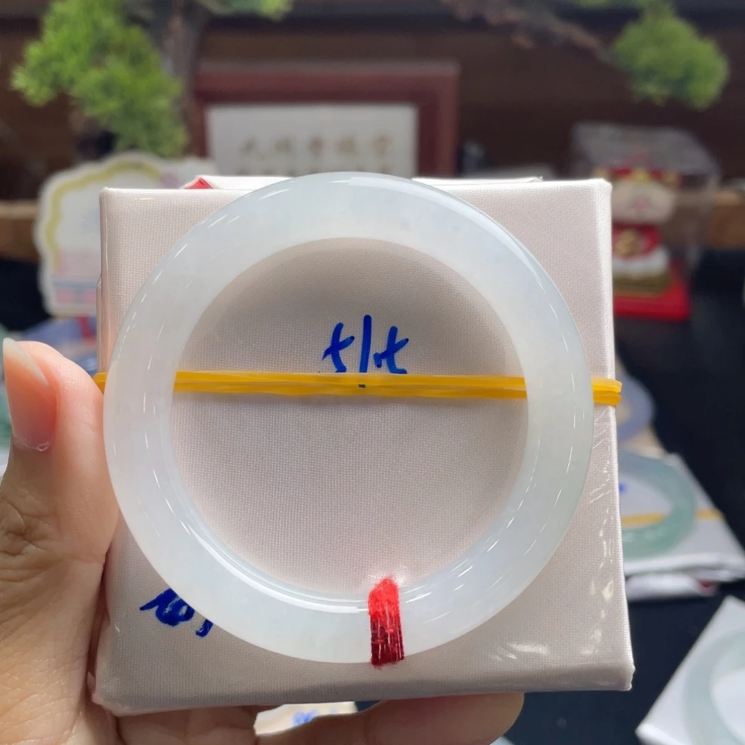 翡翠未镶嵌手镯51+圆条