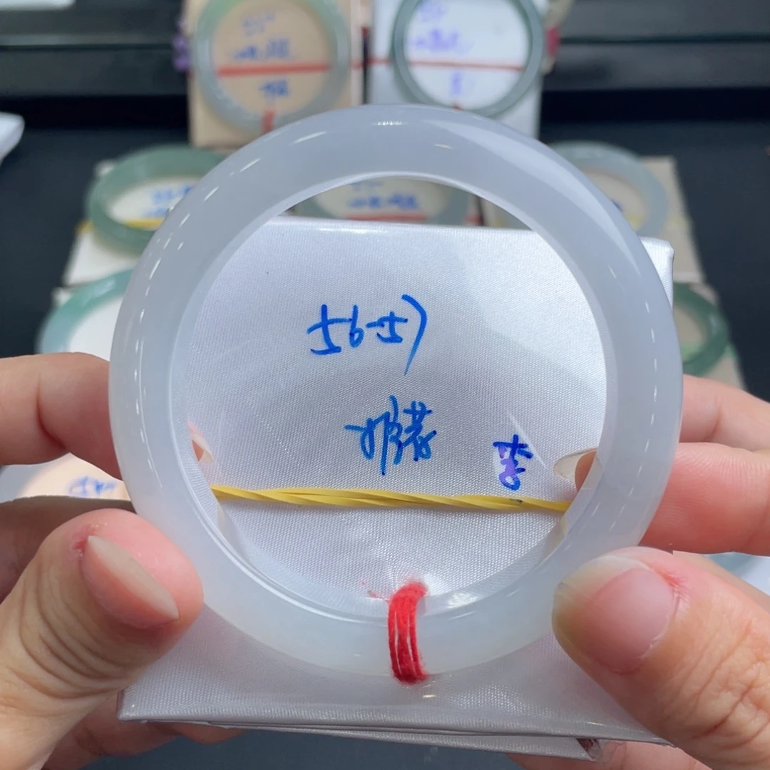 未镶嵌手镯翡翠翡翠手镯