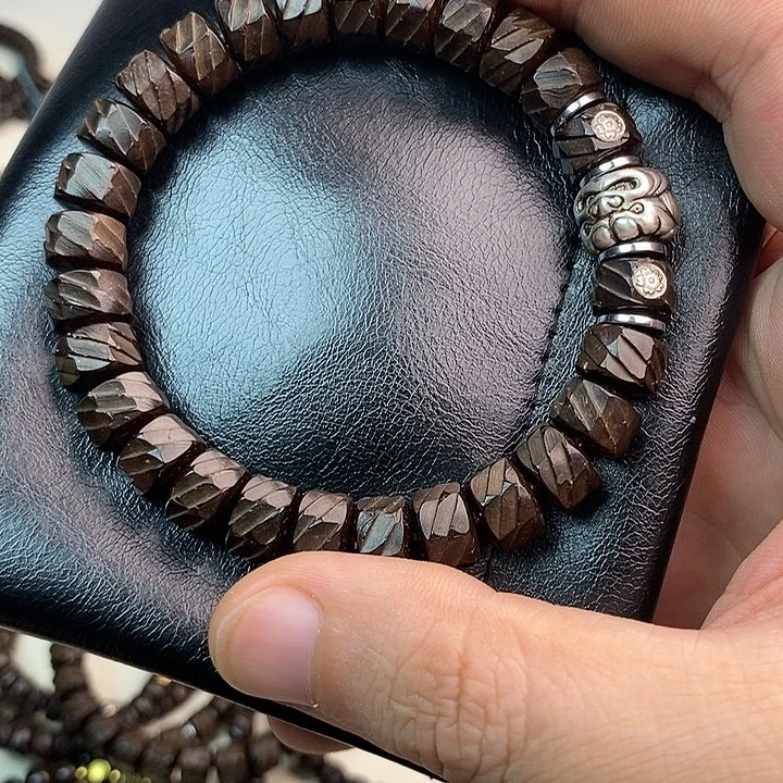 椰蒂手串10✖️7龙鳞吞金兽