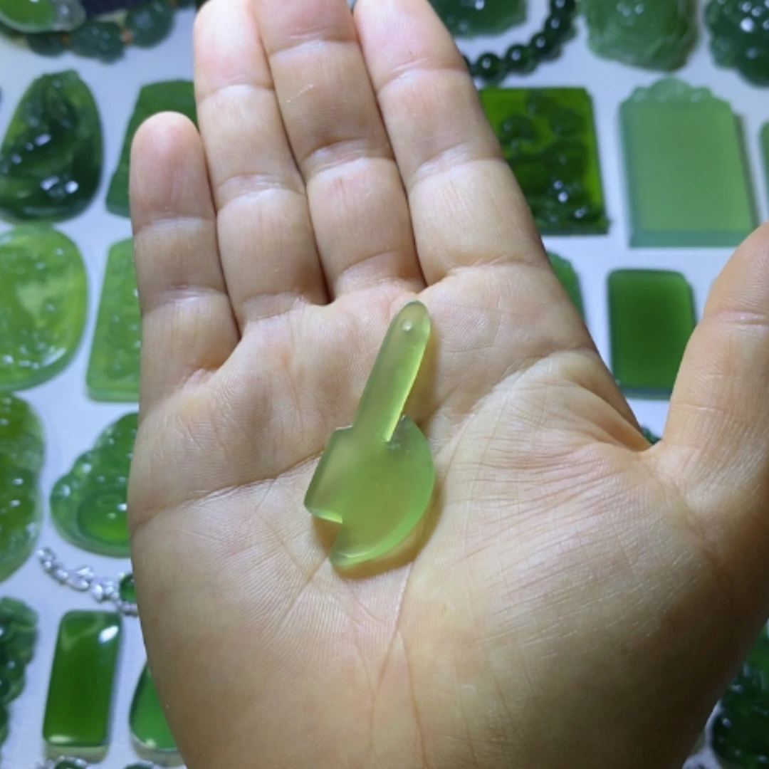 【闪购商品】未镶嵌蛇纹石玉颈饰