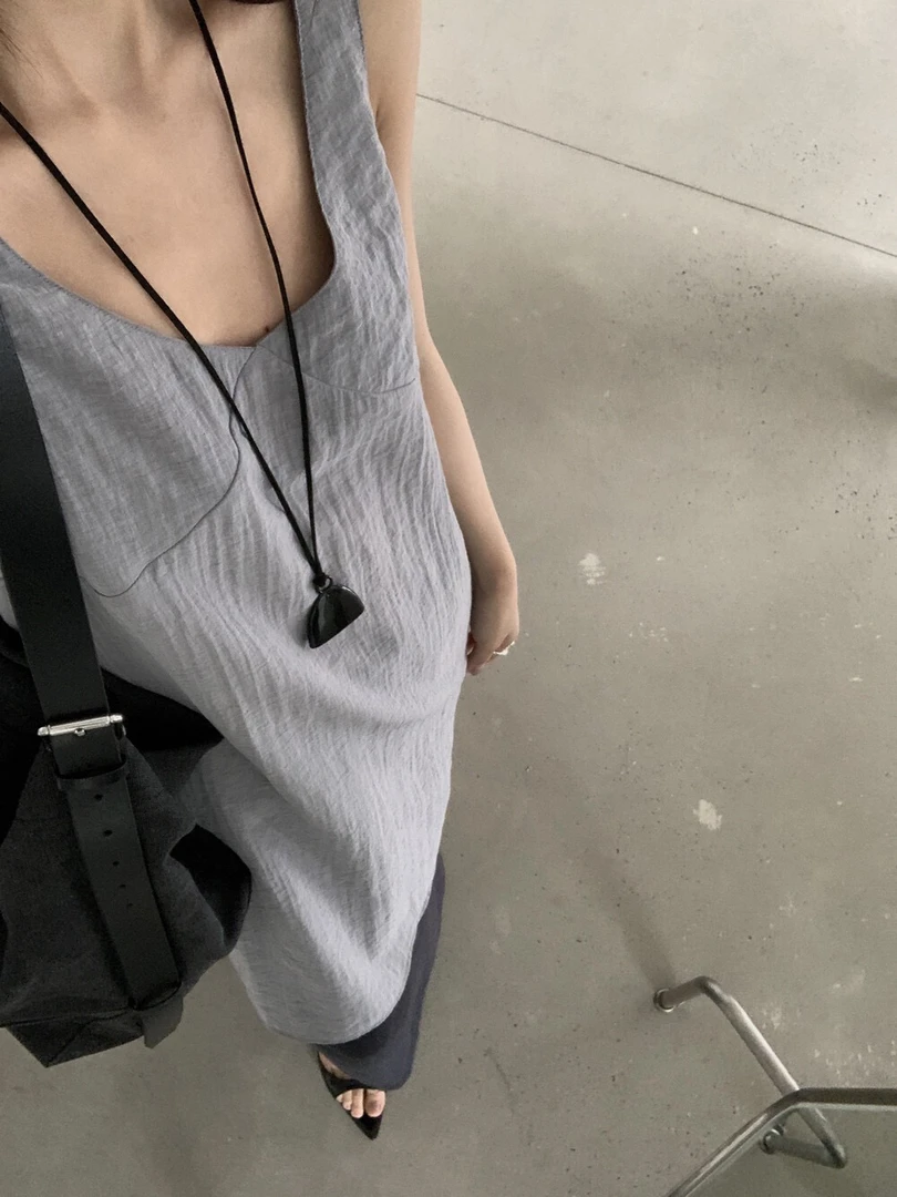 简约气质纯色显瘦百搭吊带背心连衣裙