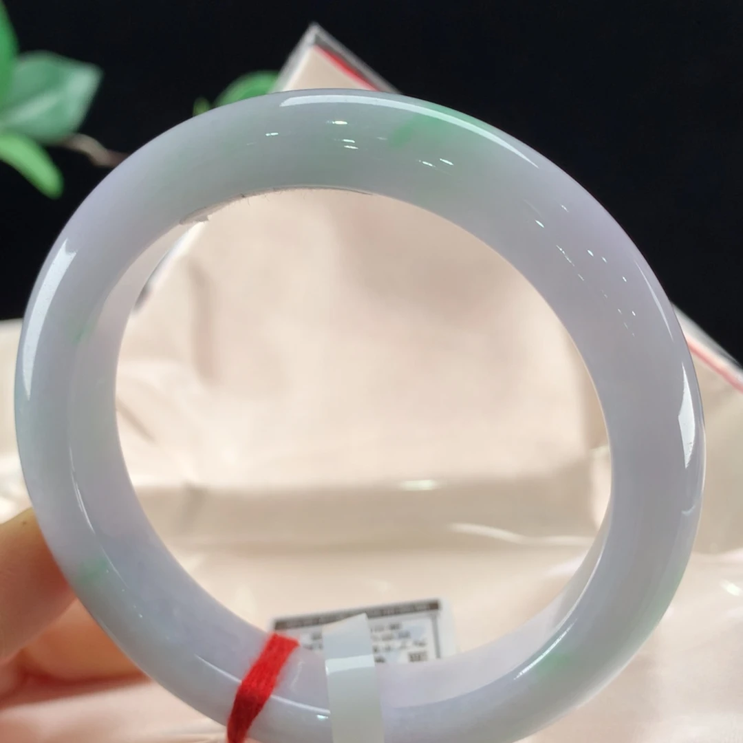 晓***猪翡翠未镶嵌手镯0124