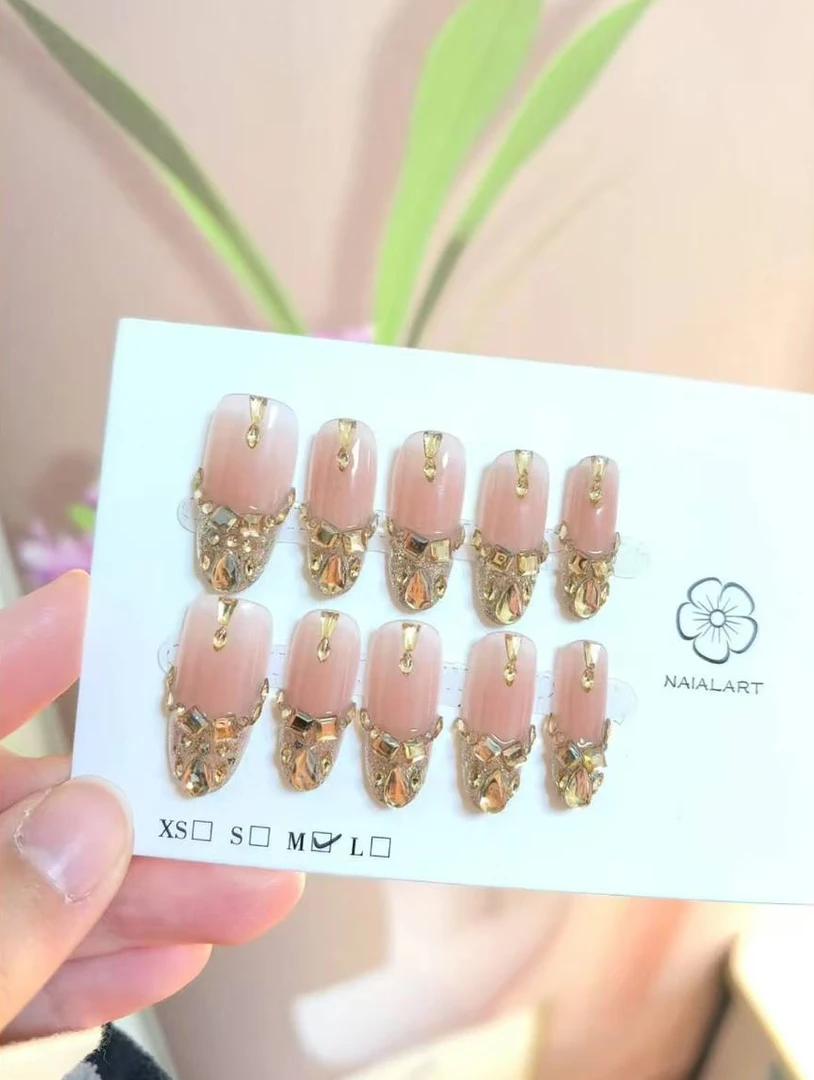 【人间富贵花】高级感纯手工穿戴甲猫眼爆闪四季流行 （10片）