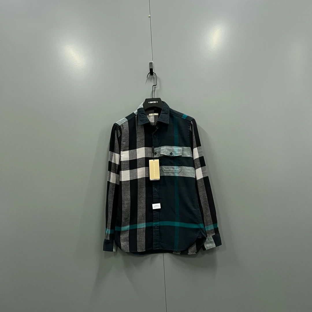 99新 BURBERRY/博柏利 h91 拼色翻领格纹衬衫  M码 102281