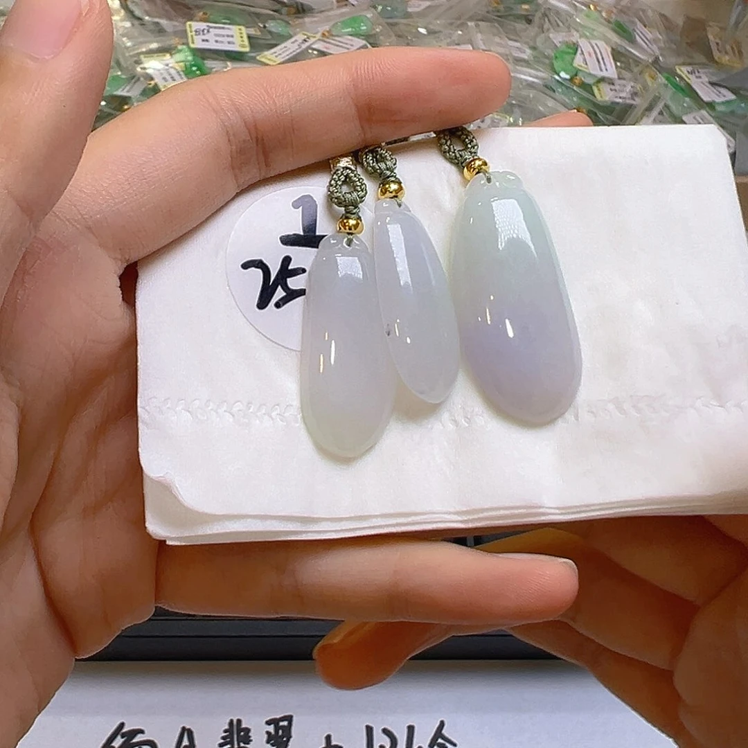 翡翠未镶嵌颈饰多样性发一件