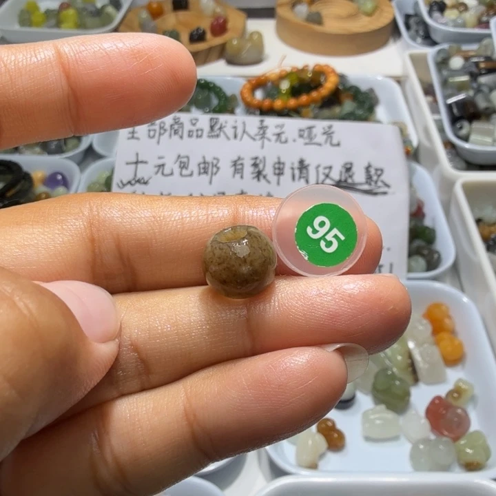和田玉未镶嵌珠宝奇石