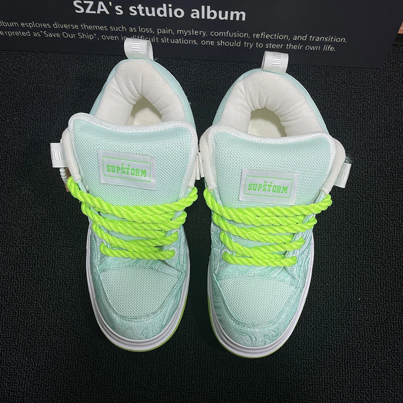 经典原创设计高颜值面包鞋浅绿色国风缎面休闲男鞋大码运动鞋情侣