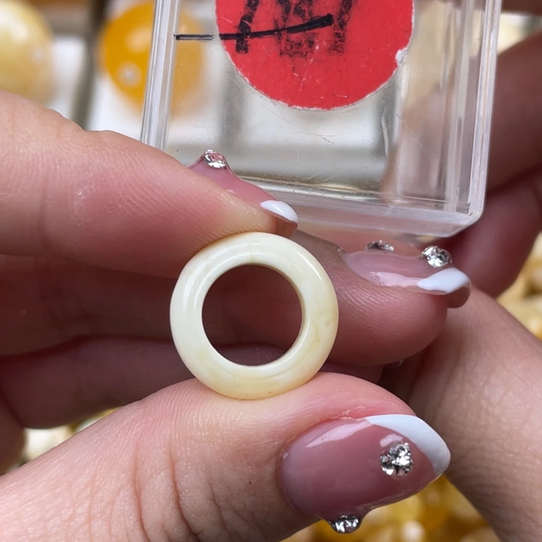 蜜蜡未镶嵌珠宝奇石