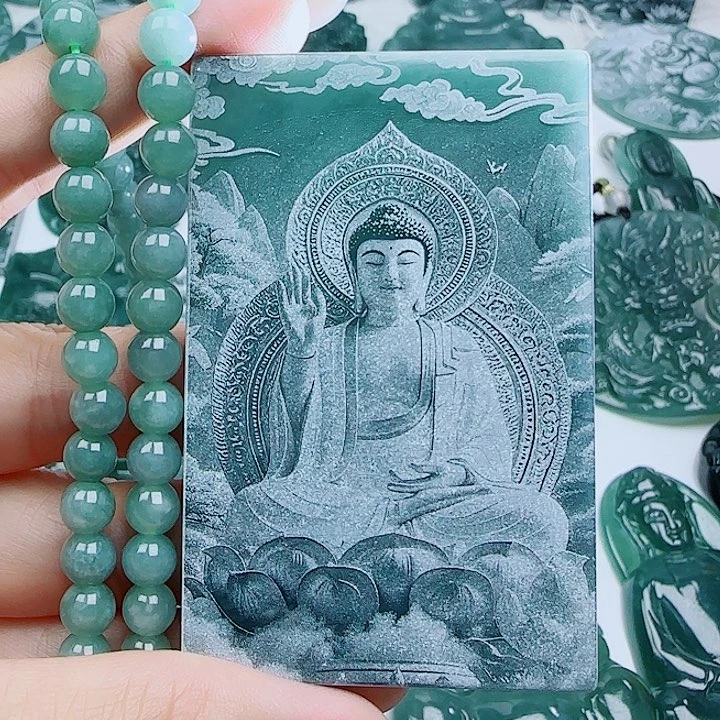 翡翠未镶嵌颈饰多样性发货天然的A货翡翠