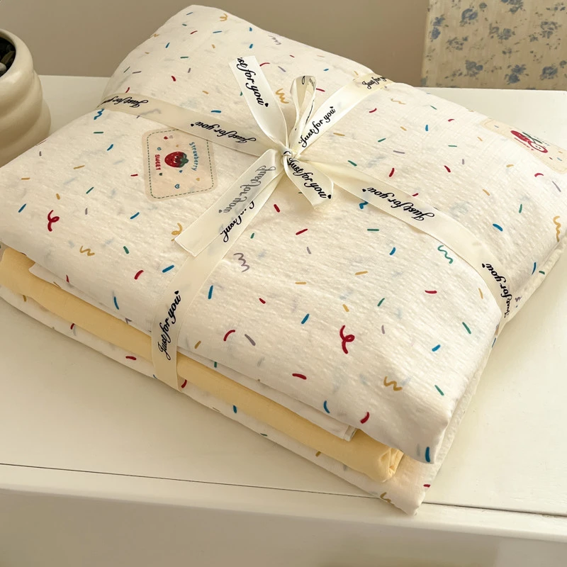 A类软糯ins风小草莓双层纱床上用品四件套床单被套宿舍三件套床笠