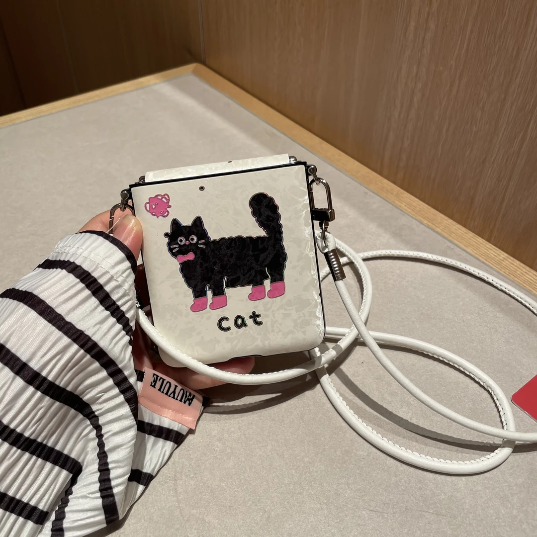 卡通黑色猫咪适用华为pocket2折叠手机壳三星zflip7全包中轴小米