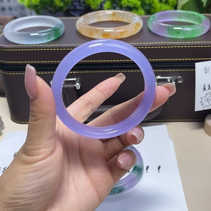 石英岩玉未镶嵌手镯