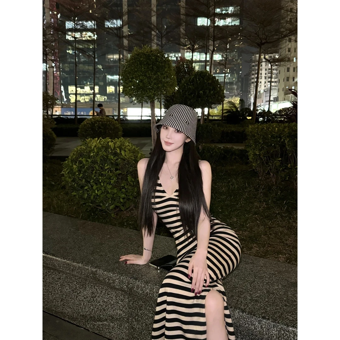 众妃条纹吊带开叉连衣裙女 低领修身时髦包臀裙
