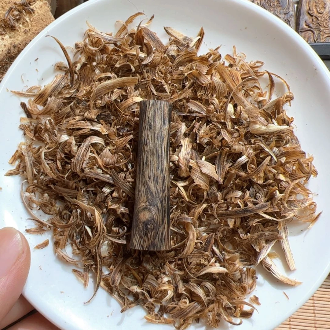 沉香沉香碎屑白棋素牌2.8克