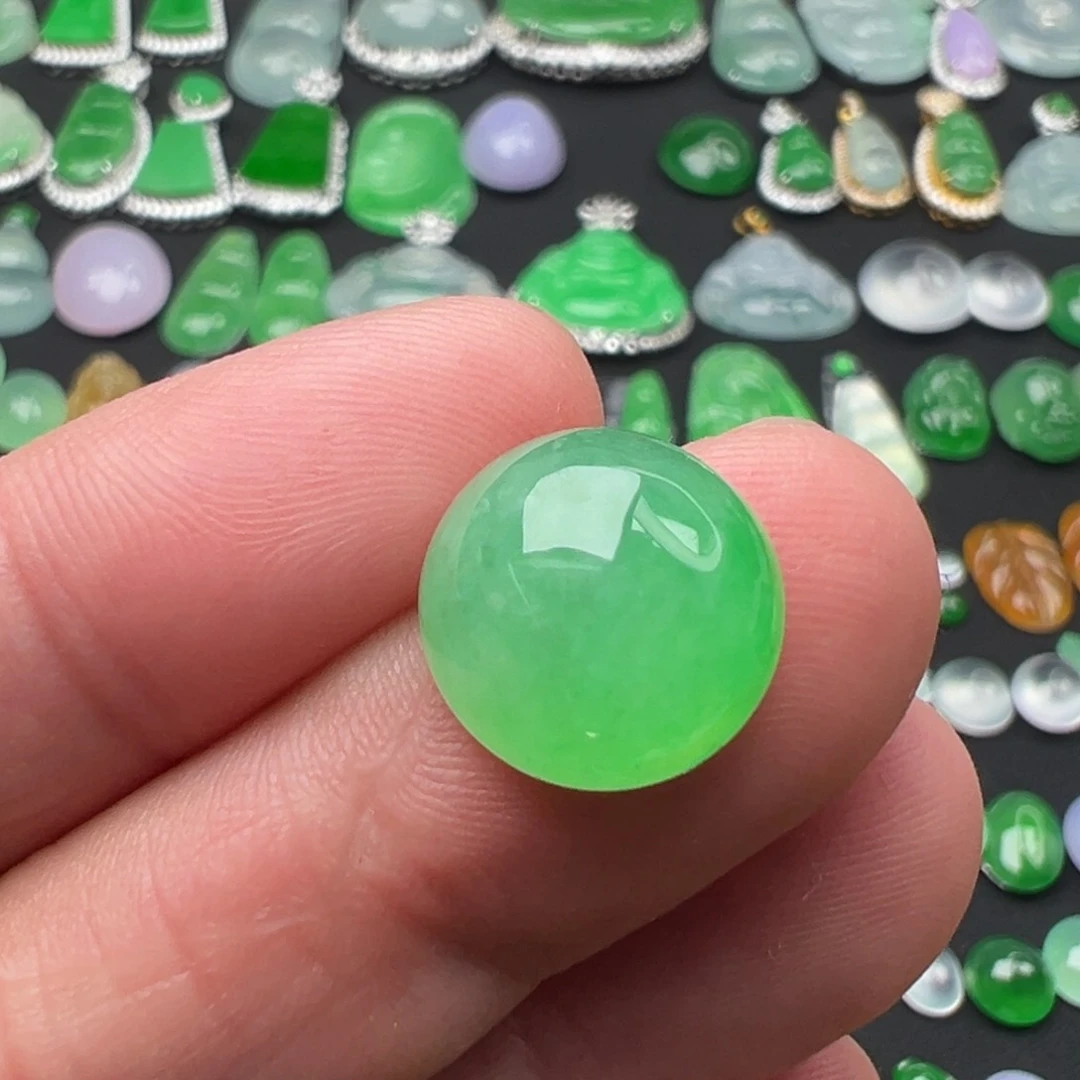 翡翠颈饰未镶嵌蛋面13.3