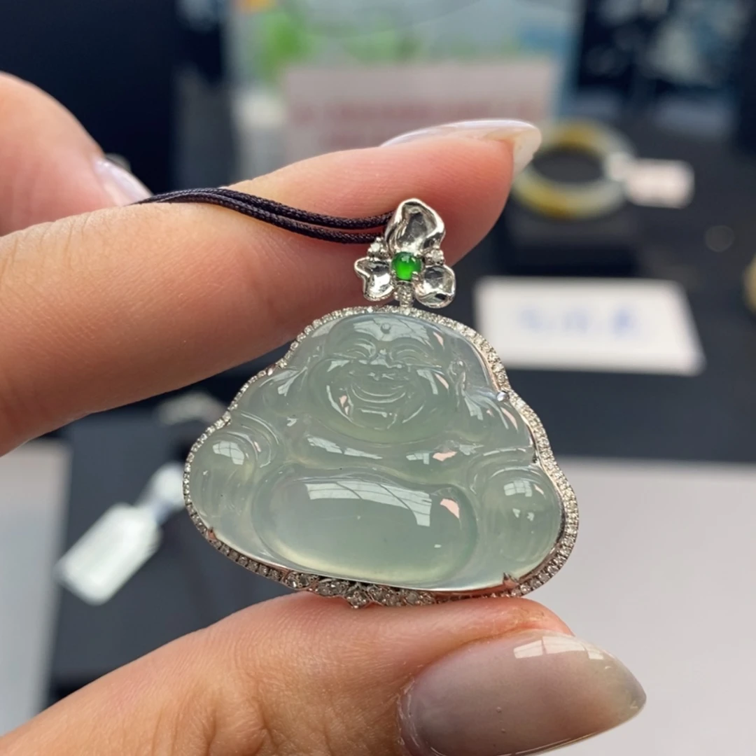 【闪购商品】颈饰18K金镶嵌翡翠