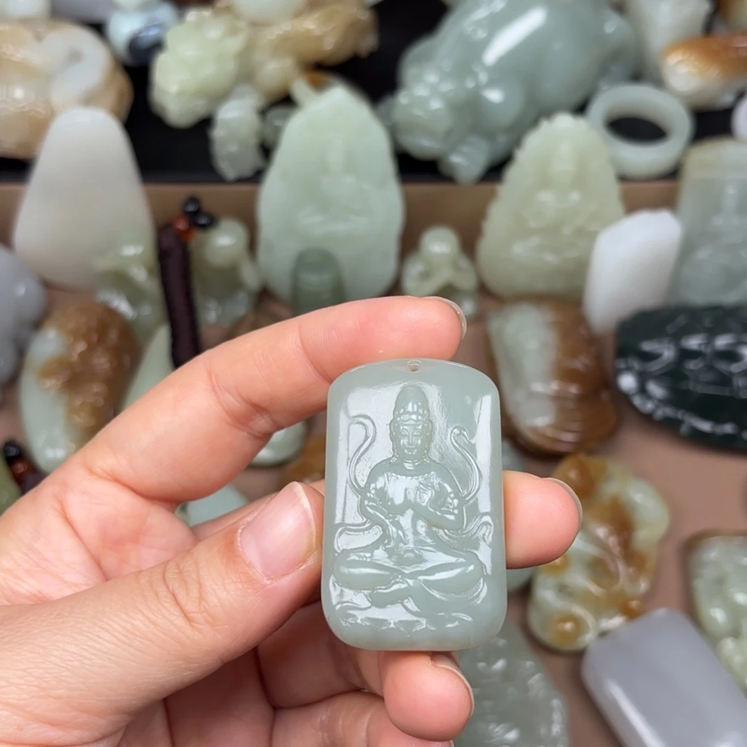 颈饰未镶嵌和田玉