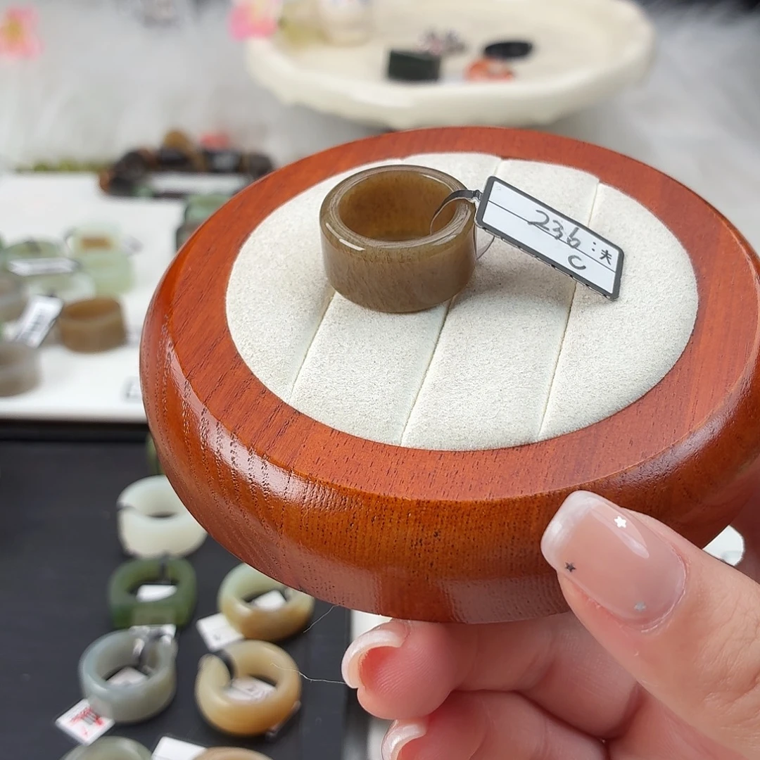 和田玉未镶嵌戒指Q85糖花圆切内径17.6港码16