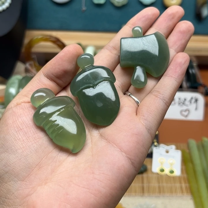 蛇纹石玉未镶嵌颈饰雨****〞