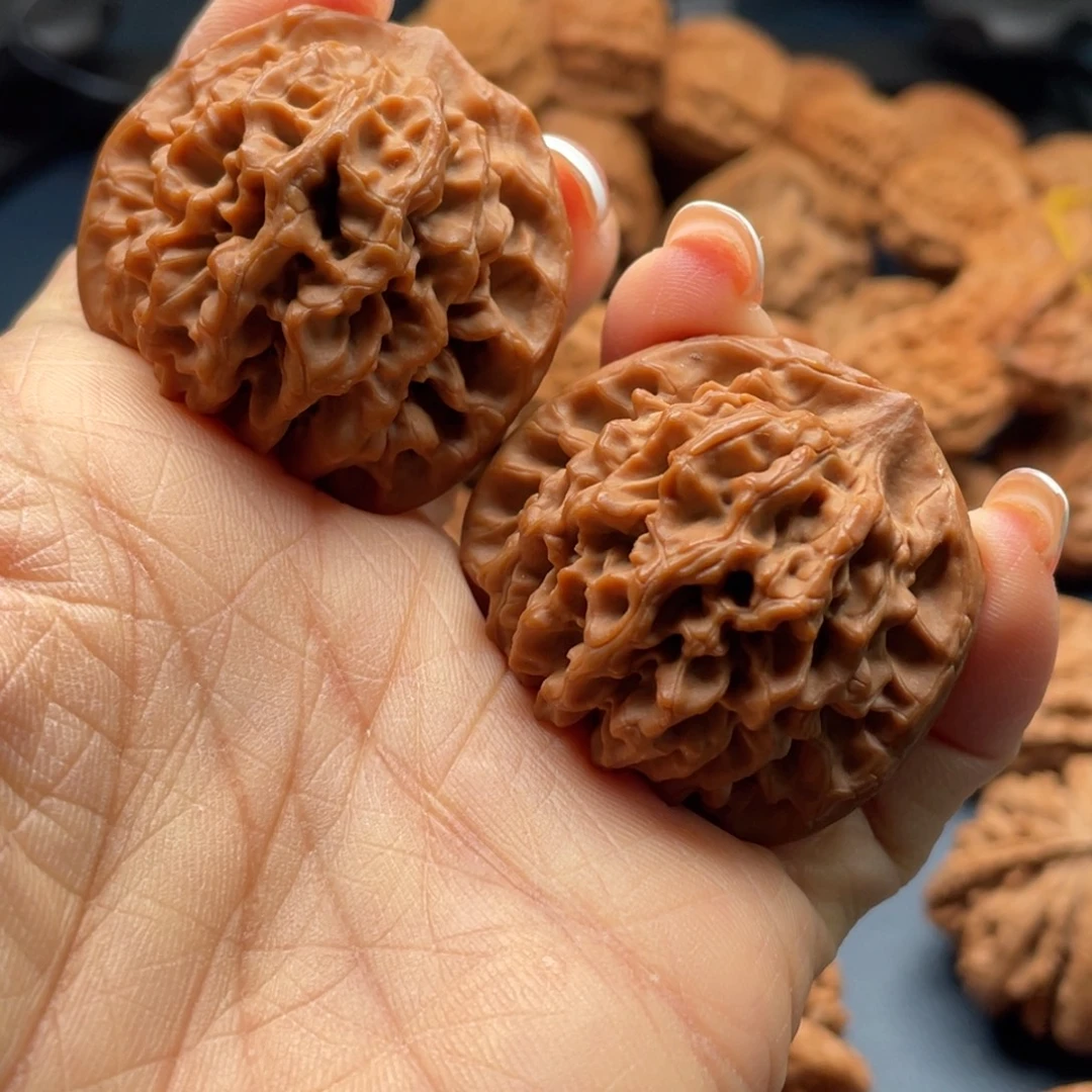 P***S吊坠文玩核桃秦岭核桃