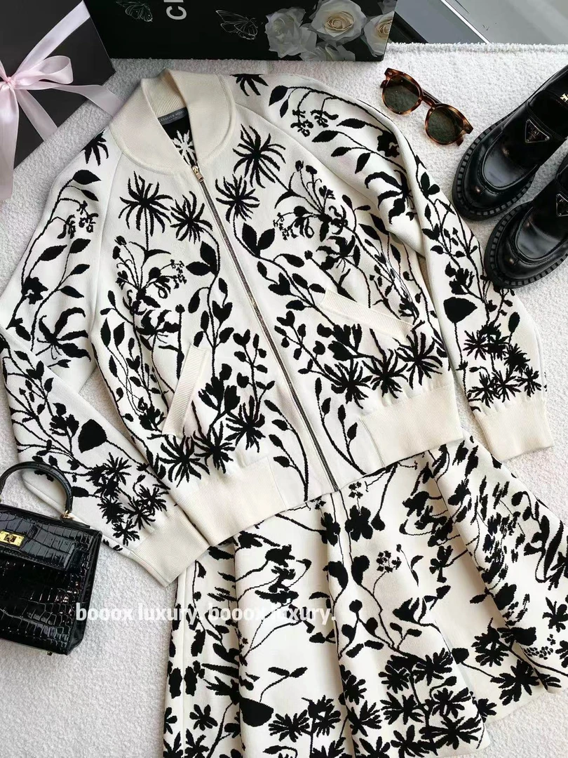95新 Alexander McQueen/亚历山大·麦昆 xw193 粘胶 夹克套装 s码