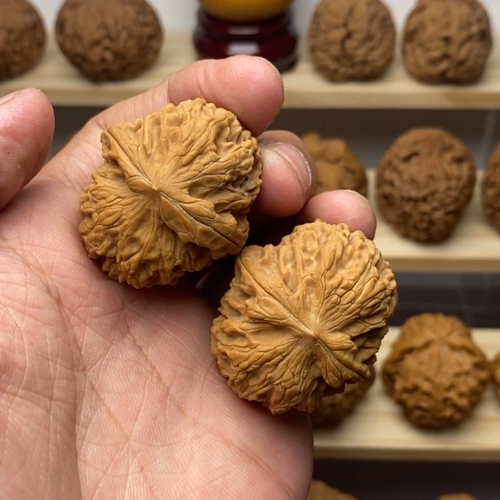 把件核桃33尺全品龙眼狮子头