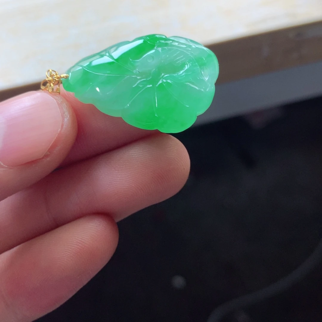 翡翠颈饰18K金镶嵌吊坠