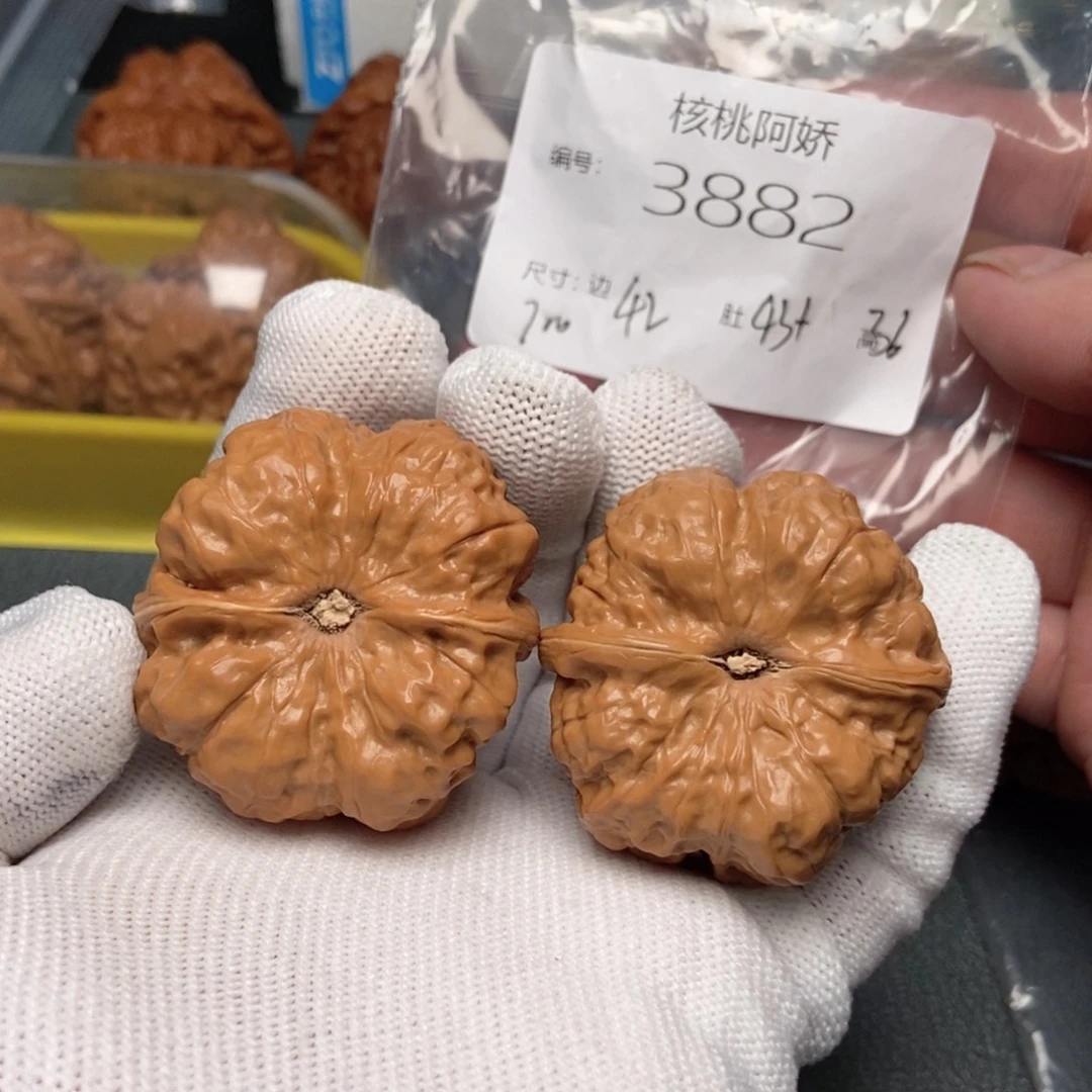 呦***吼文玩核桃吊坠蛤蟆头