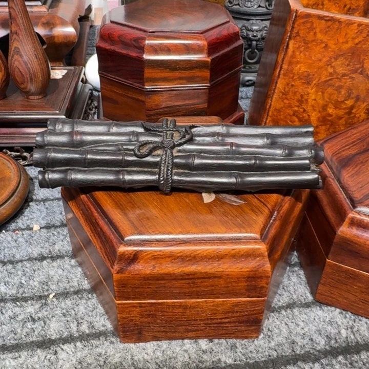 ****江摆件………………………………