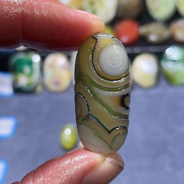 玛瑙/玉髓未镶嵌珠宝奇石