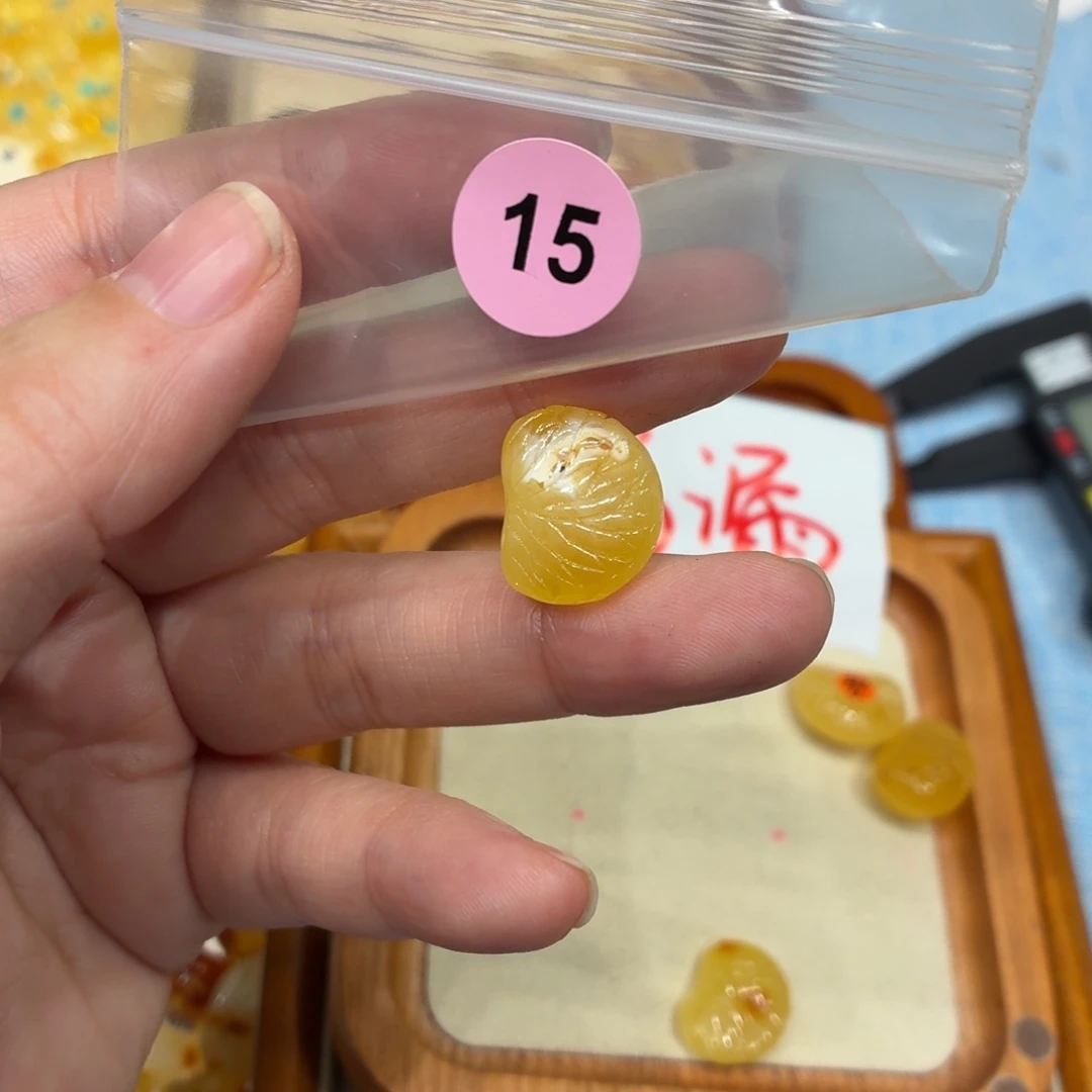 琥珀未镶嵌珠宝奇石