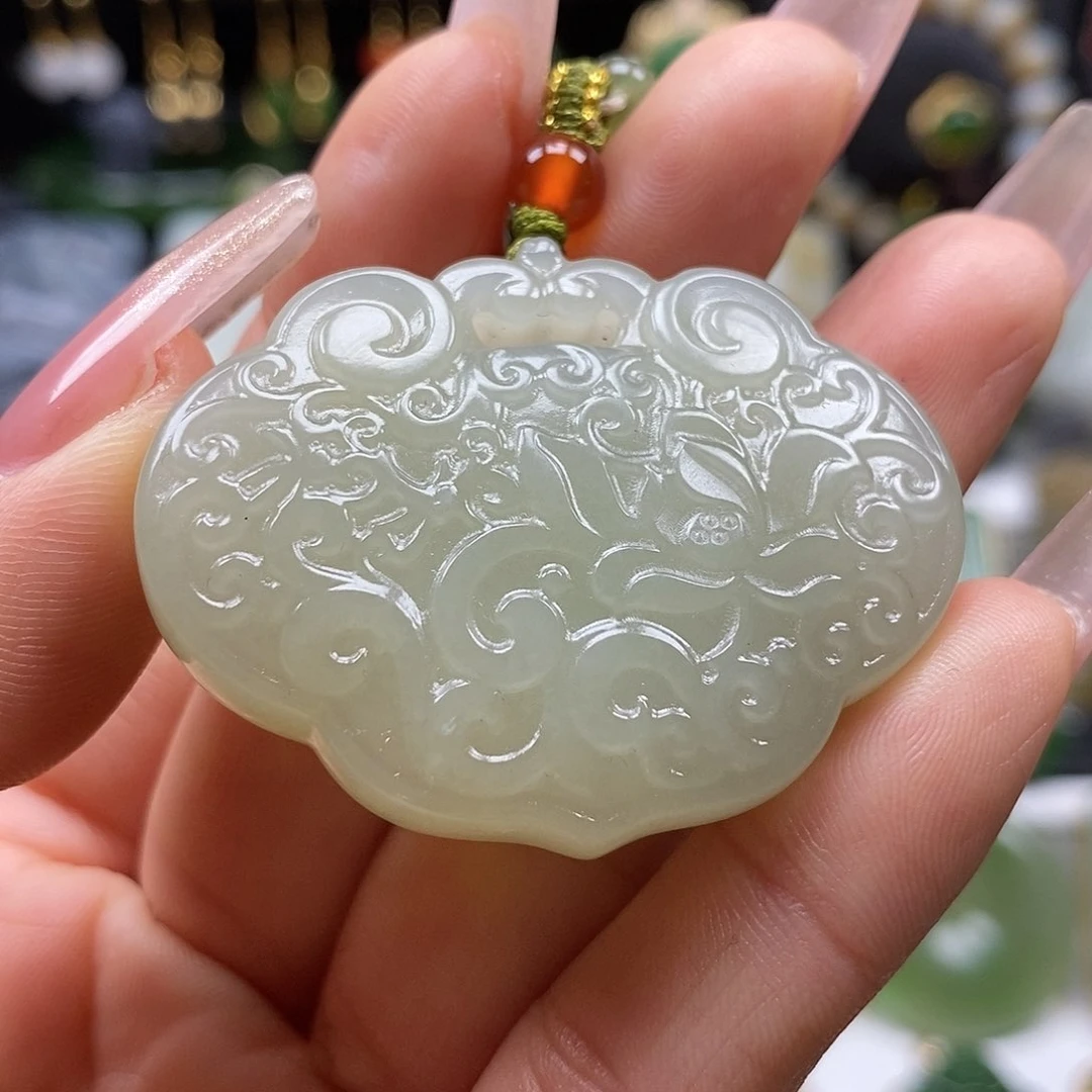 和田玉颈饰未镶嵌月*