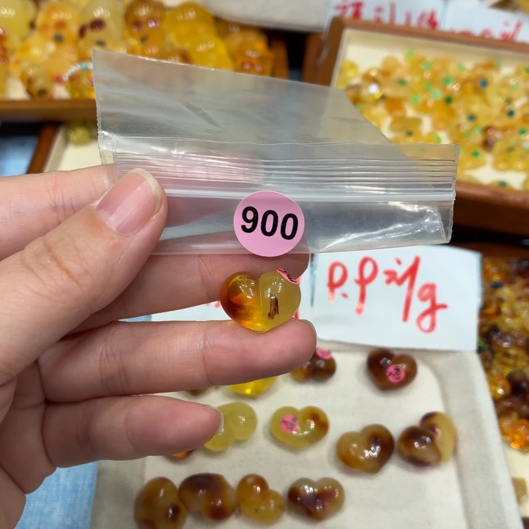 琥珀未镶嵌珠宝奇石