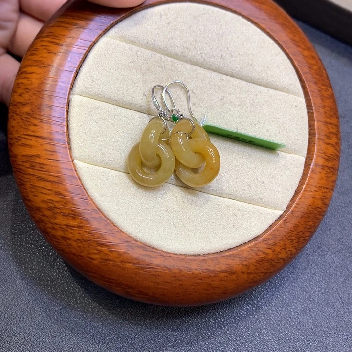 颈饰18K金镶嵌翡翠翡翠