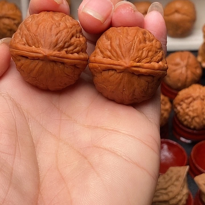 文玩核桃吊坠胖头坨